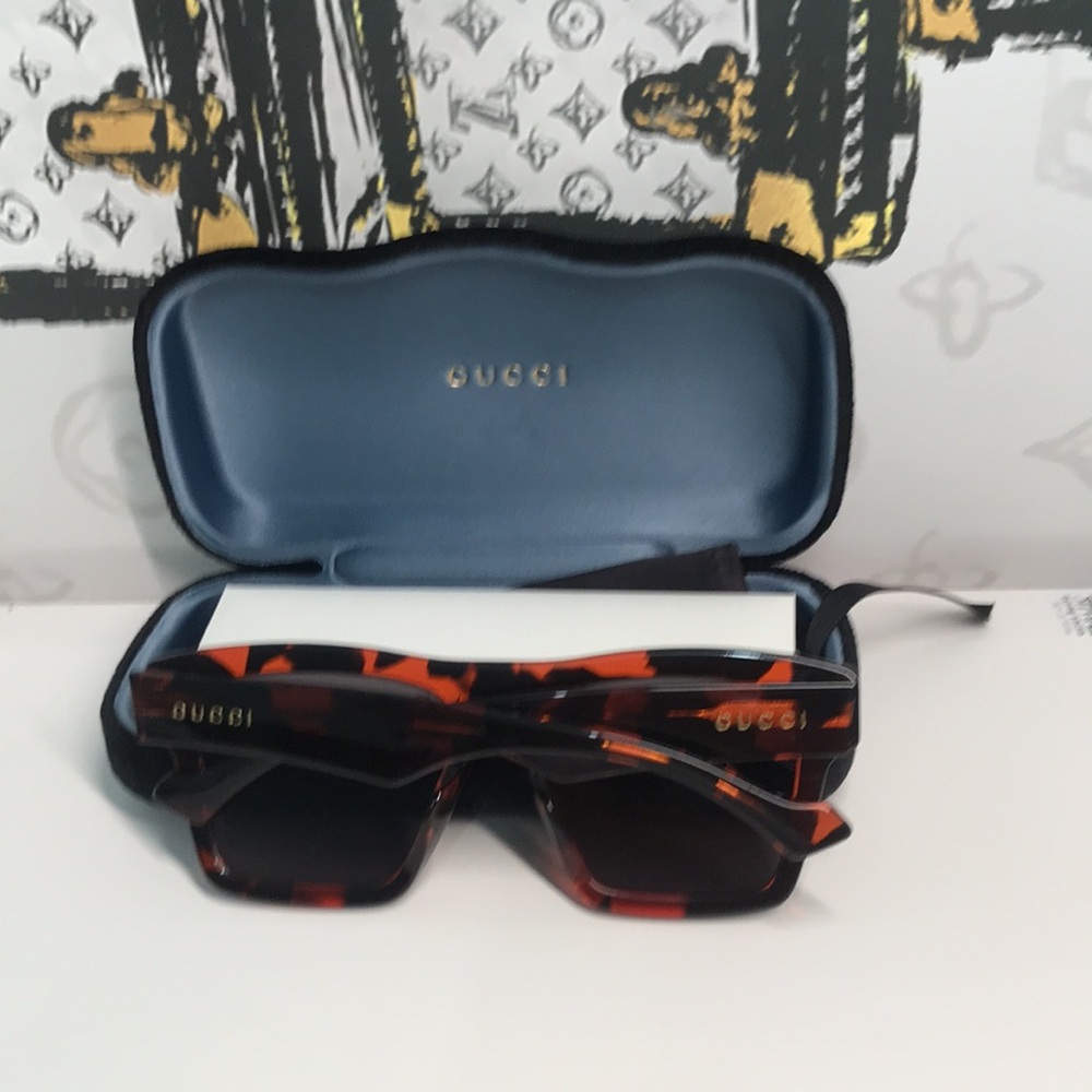 ✨ Brand New Gucci GG0962S 012 Sunglasses – Black with Grey Lenses ✨ - Picture 12 of 13